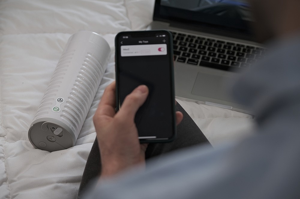 Lovense Max 2 Masturbator, bluetooth vibrating masturbator